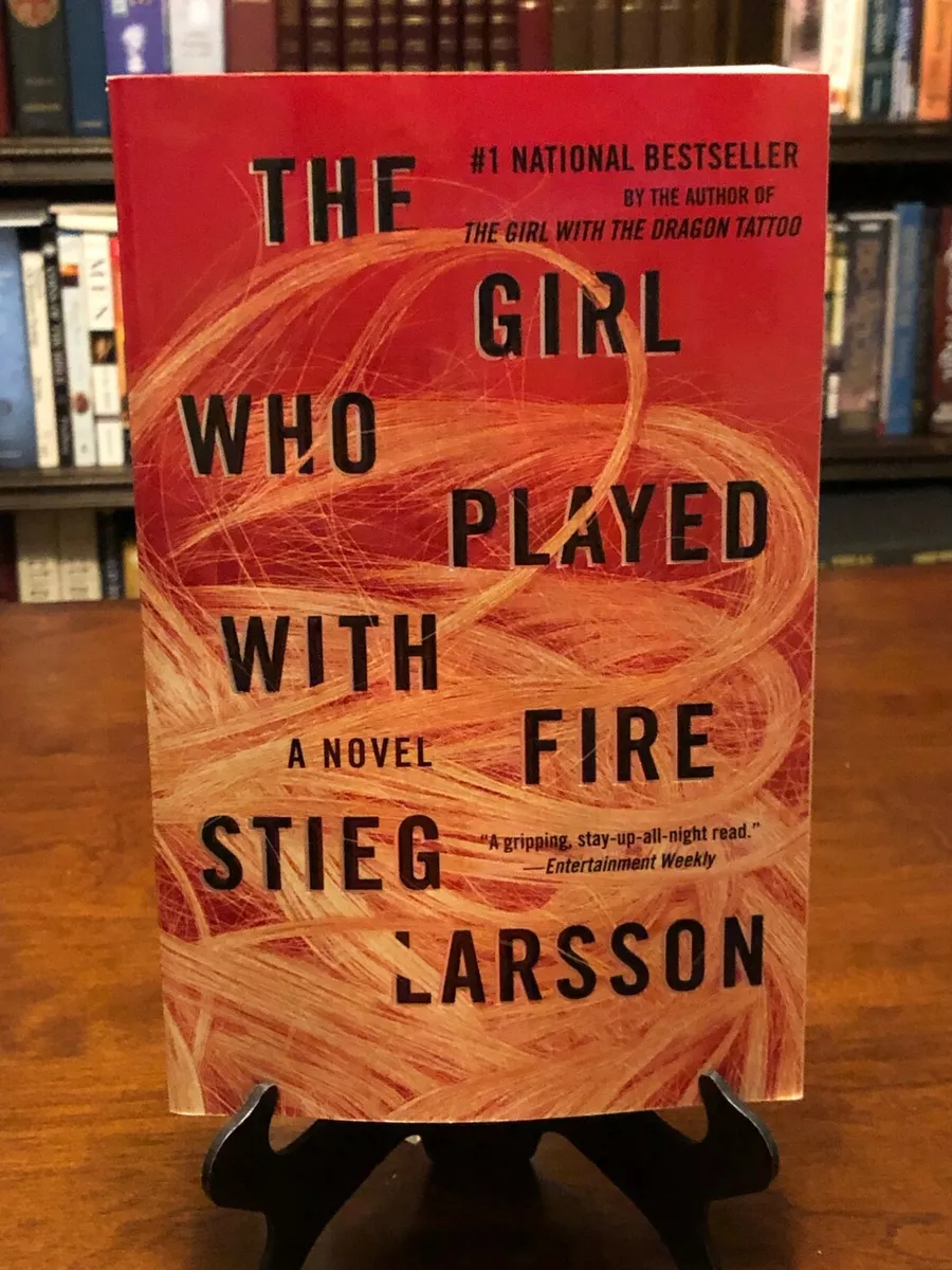 The Girl Who Played With Fire - Stieg Larsson Em Inglês