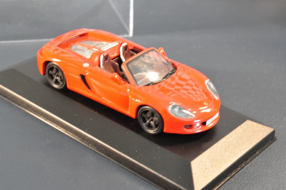 1/43 PORSCHE CARRERA GT 2001 SCHUCO - Immagine 2 di 3