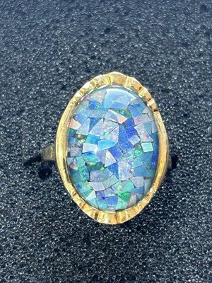 Ring mit Triplett Opal auf schwarzem Onyx, Damenring in 585 Gold, Gr. 57
