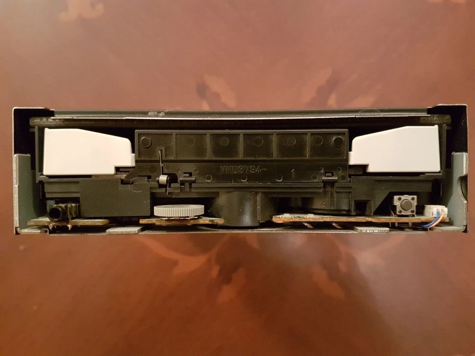 Panasonic LF-D201 5.25inch DVD Ram Drive - SCSI - uses 4.7 & 9.4GB discs - Image 2 of 4