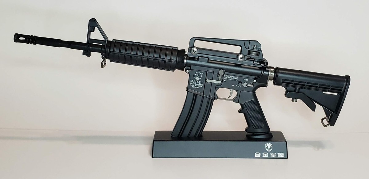 1:2 scale ALLOY ARMY M4A1 Rifle Shell Eject COLT AR-15 Toy Mini
