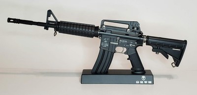 1:2 scale ALLOY ARMY M4A1 Rifle Shell Eject COLT AR-15 Toy Mini