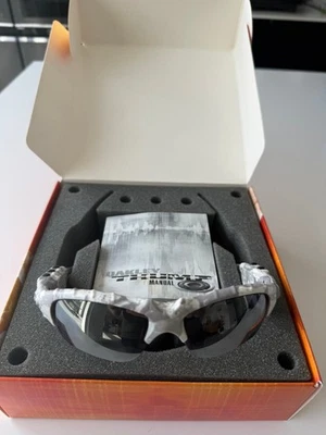 Oakley Thump 128 MB – White Camo / Black Iridium – Fully Working – Box - Photo 1/4