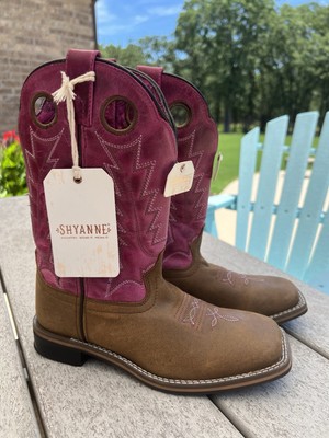 Shyanne Big Girls Western Boots  Broad Square Toe, US Size 4 D Pink 43920