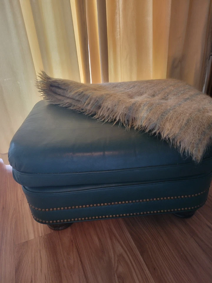 Sillas de cuero Hancock & Moore Austin con otomanas a juego Foto 2 de 3