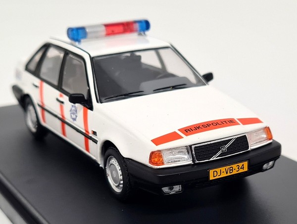 Triple9 1/43 Volvo 440 1990 Rijkspolitie Police Diecast Scale Model Car-image