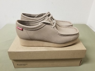 New Clarks Padmora Womens Distressed Leather Shoes.
