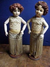 2 poupées en papier maché  bras en bois Emilie h55cm Sandra h 52marcheuse .