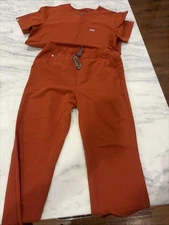 Men's Figs Scrubs Set Medium Technical Top Small joggers Autumn