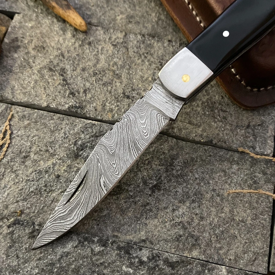 Cuchillo de Bolsillo Plegable Shard™ Custom Forged a Mano Trampero de Acero Damasco con Funda Foto 4 de 4