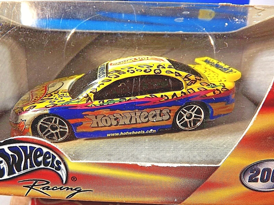 Hot Wheels Racing Australian Grand Prix Pace Car 2001 amarillo dorado con radios PR5 Foto 2 de 4