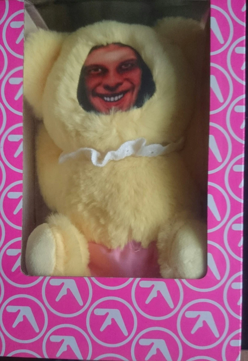 新品未開封　完全美品　エイフェックスツイン　Aphex Twin ぬいぐるみ WARP〉30周年特設サイトが本日オープン - News - OTOTOY