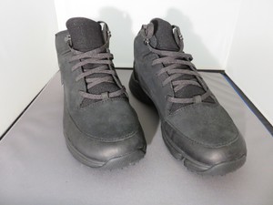 clarks trigenic black