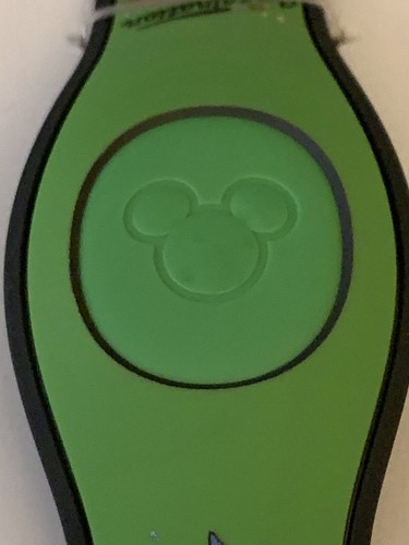 Figmentación de parques Disney 2021 Epcot Imagination arco iris banda mágica verde sin vincular - Imagen 9 de 9