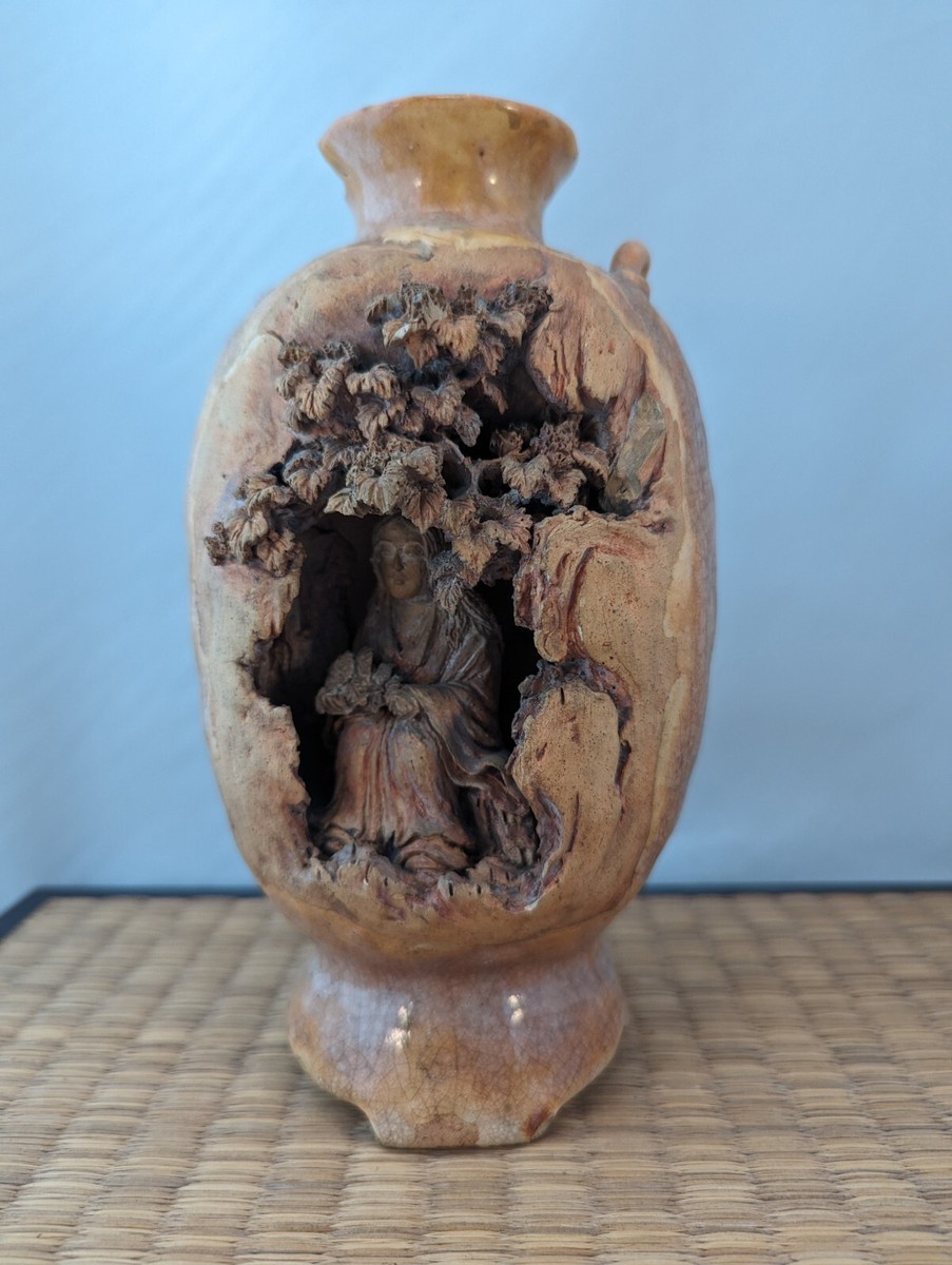 Antique Japanese Suigetsu ware 水月焼 Ceramic Vase Kannon Antique Japanese Suigetsu ware 水月焼 Ceramic Vase Kannon