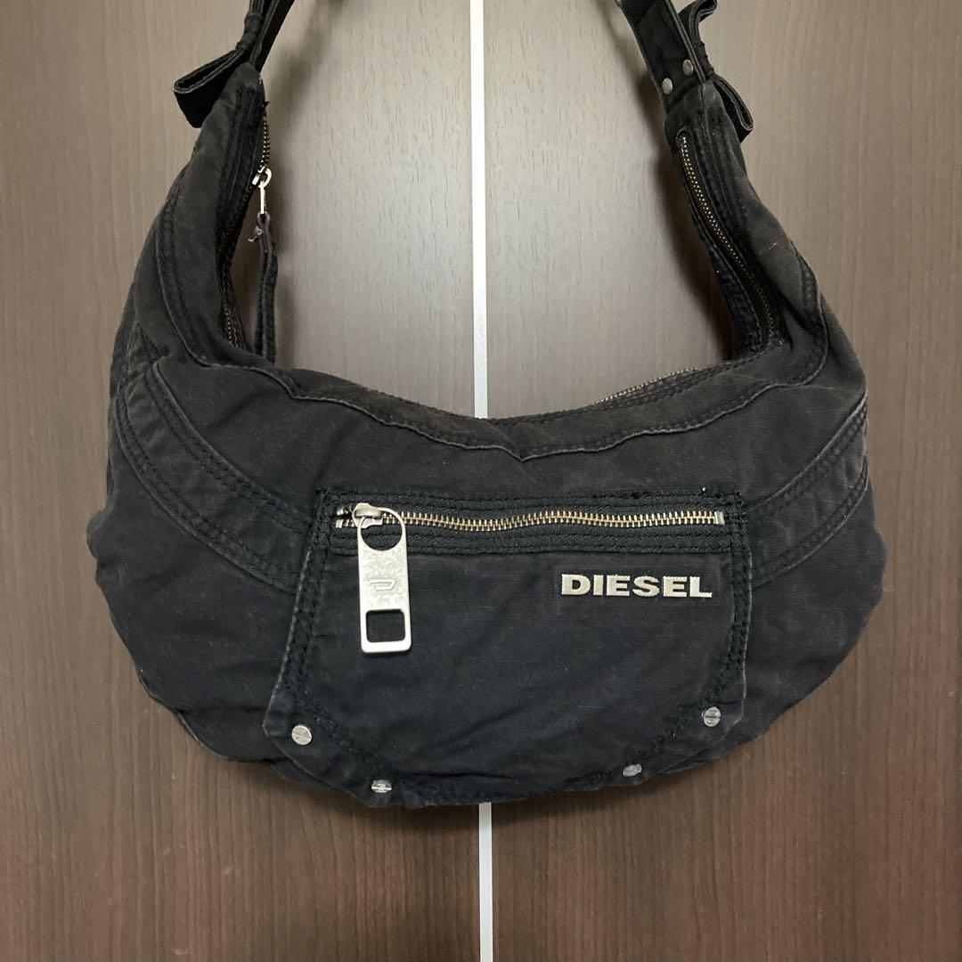 Diesel Men Archive Shoulder Bag Y2K Crescent Black Luxury Diesel Men Archive Shoulder Bag Y2K Crescent Black Luxury