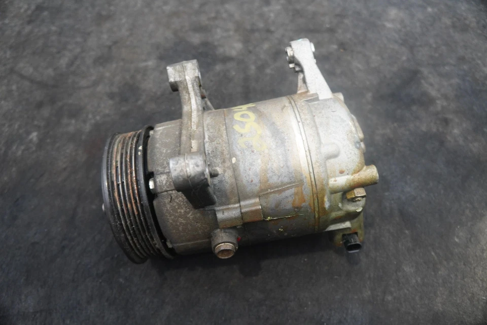 Compresor de aire acondicionado de aire acondicionado 84445509 OEM Chevrolet Corvette C7 2014-16 Foto 2 de 4