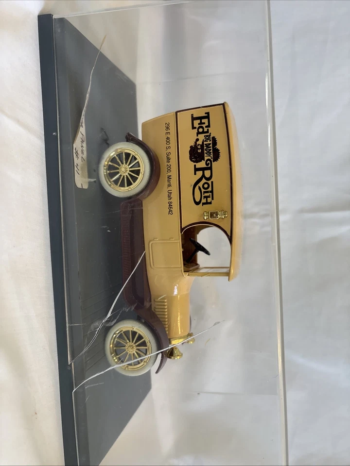 Ed Big Daddy Roth 1916 Studebaker панель грузовик литая монета банк 1:25 - Изображение 3 из 4