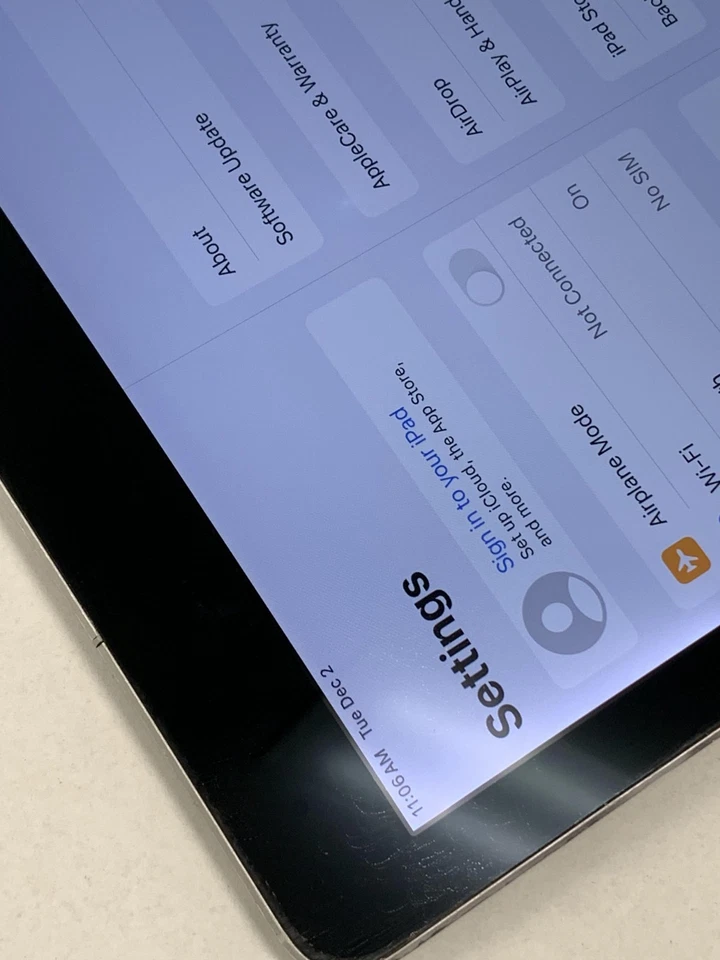 Apple iPad Pro 2nd Gen. 64GB, Wi-Fi, 12.9 in - Space Grey - iOS 17 - B/C - Image 3 of 3