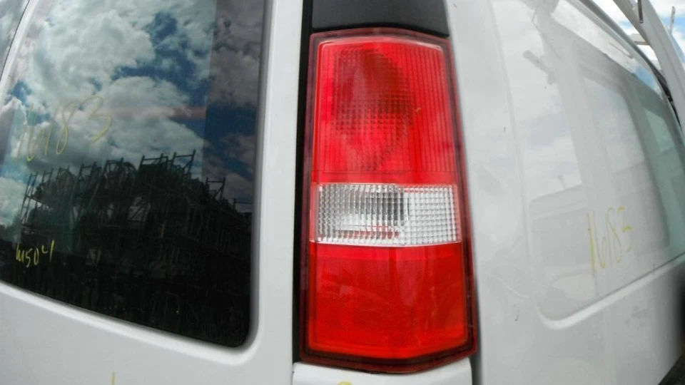 Coolant Reservoir Fits 03-24 EXPRESS 2500 VAN 1233483 - Image 4 of 4