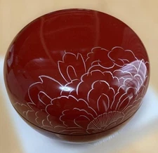 Echizen lacquer bonbonniere