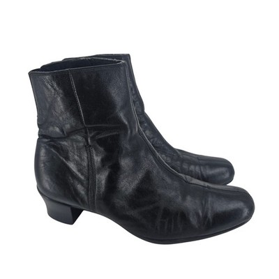 Vintage Munro Women's Black Heeled Leather Ankle Boot Bootie Size 9 Almond Toe