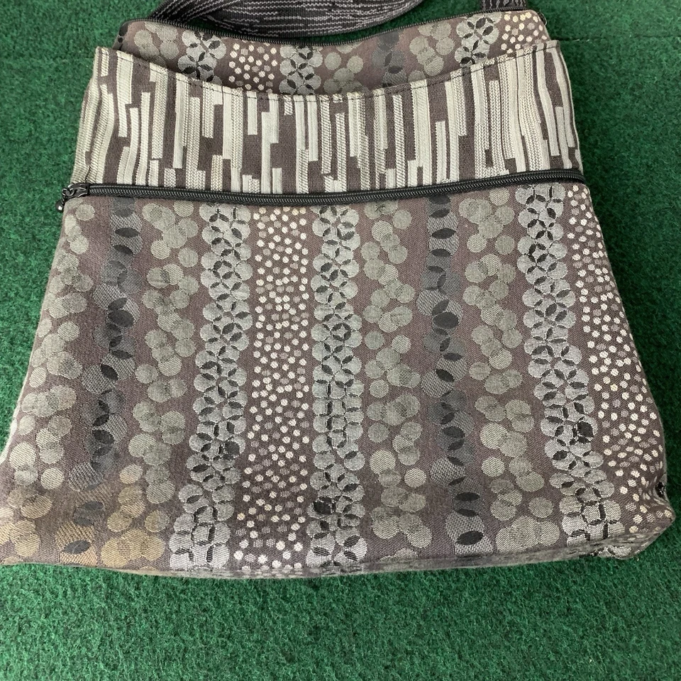 Bolso Bandolera Maruca Hecho a Mano Boulder CO Negro Gris Estampado Foto 2 de 4