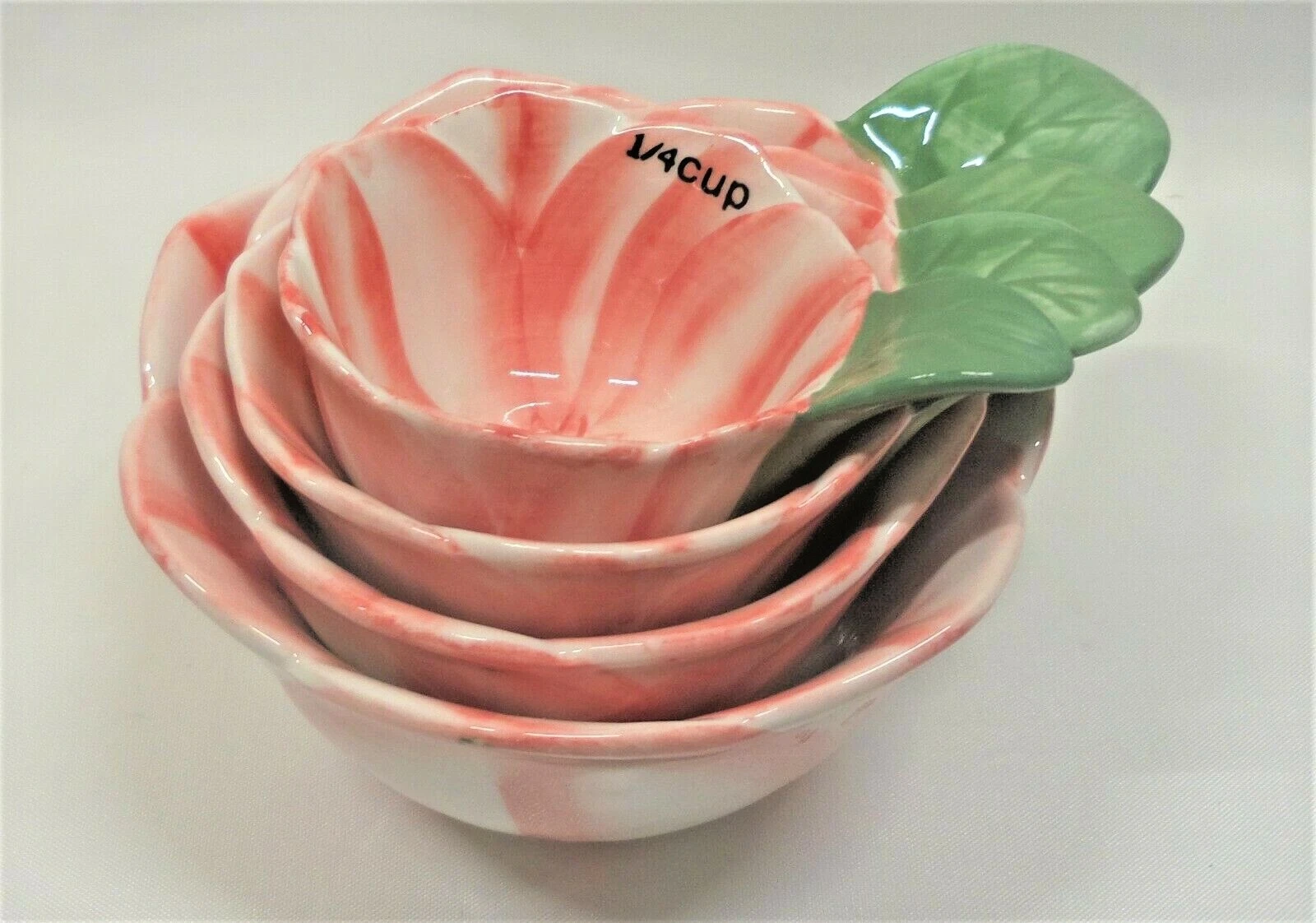 Pier 1 Measuring Cups 4 Piece Nesting Tulips Salmon Color w/ Green Leaf Handle