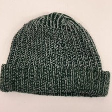 Retro acrylic knit winter cuff hat green with white details