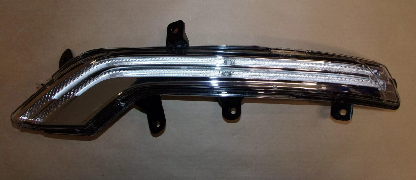 Feu de jour LED avant gauche Peugeot 508 sécurité routière accrue 9807242380