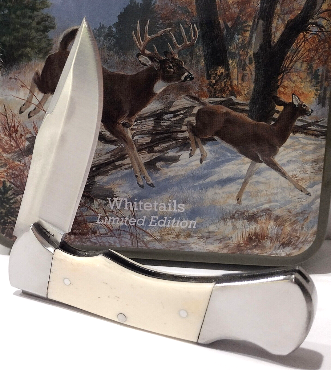 Remington Buck Doe Deer Scene Tin White Bone Peanut Lockback