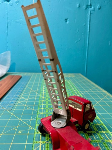 Tonka - Vintage Pressed Steel Fire Truck - Picture 4 of 6