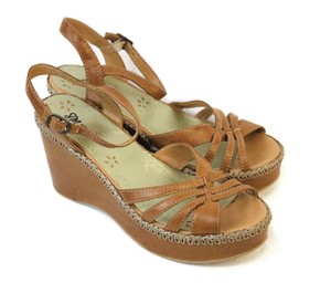 steve madden strappy platform sandals