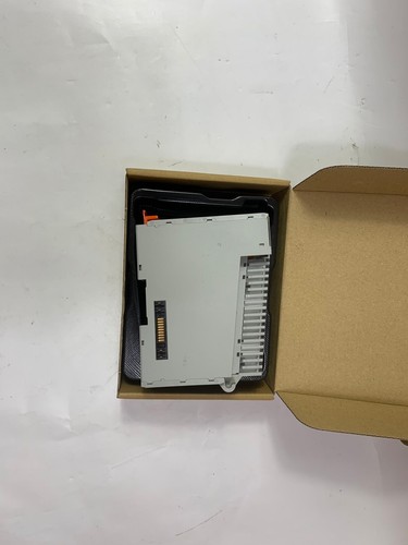Allen-Bradley 5069-OF4 Voltage Output Module Image 1 of 3