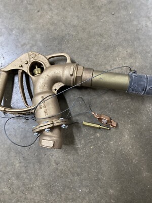 Milwaukee Valve Over Wing  Aircraft Fueling Nozzle 1 1/2'' w/Grounding Plug NIB
