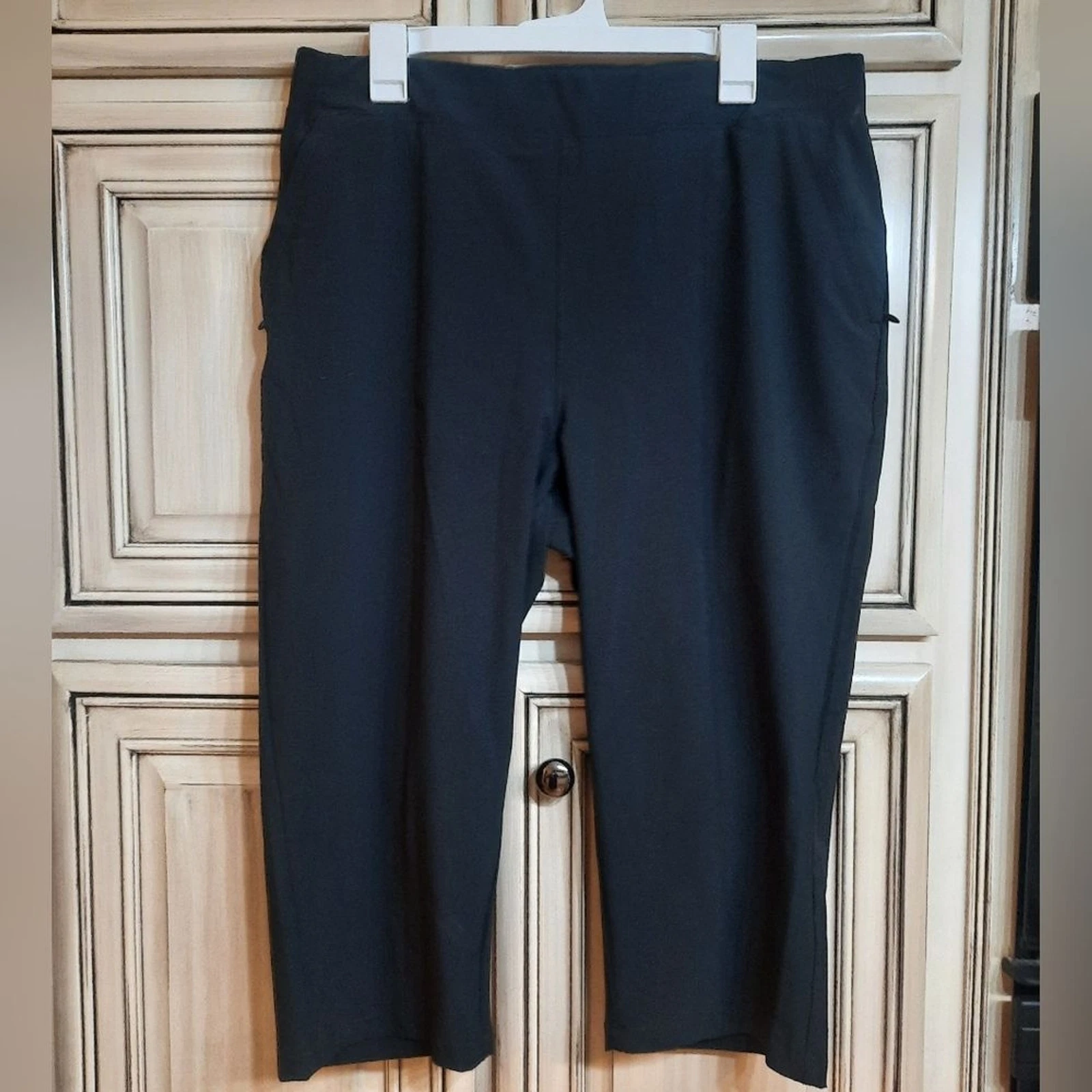 Womens Columbia Capri Pants - Size Large