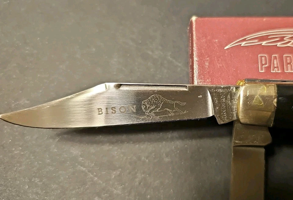 Faca de bolso vintage Parker-Frost EUA 1978-9 Bison Etch com caixa Stockman  - Imagem 3 de 4