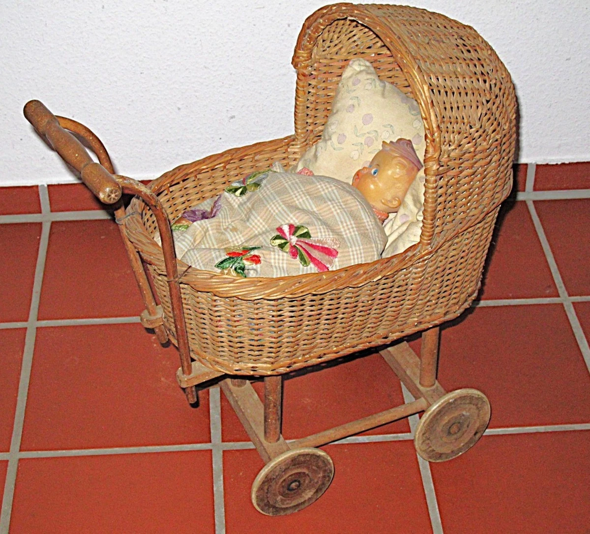 Puppenwagen Gebraucht AZZAP Puppenwagen Aus Weide & Holz  Roter Weidenkorb  Mit Gepolsterter Matte, Handarbeit