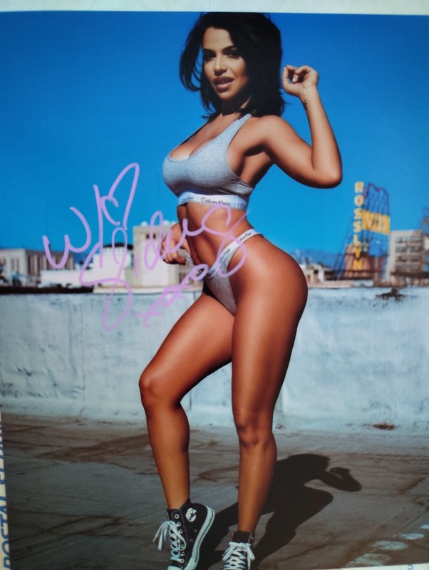 Vida Guerra Signed Playboy Model Amazing Body 8x10