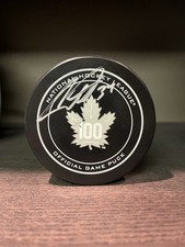 2017-18 Fanatics Under Wraps NHL Series 1 Autographed Hockey Puck 20