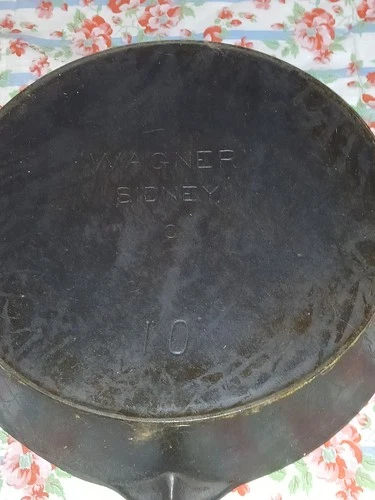 Wagner Ware Cast Iron #10 Straight Logo Skillet