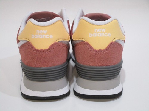 New Balance Women's 574 V2 Classic Sneaker Shoes, 6 B(Medium) US - Picture 5 of 7