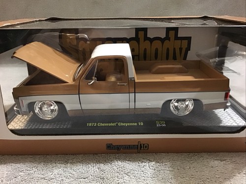 2023 M2 Diecast 1973 CHEVROLET SILVERADO SQUAREBODY SYNDICATE 1/24 Pickup S39 - Picture 2 of 9