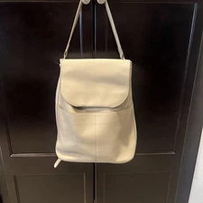 Cuyana Large Pebbled Leather Backpack In Ivory Beige