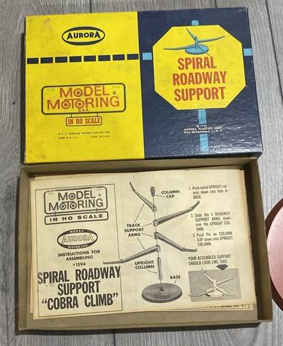 Aurora #1594 Model Motoring im Maßstab H0 - Spiral Roadway Support