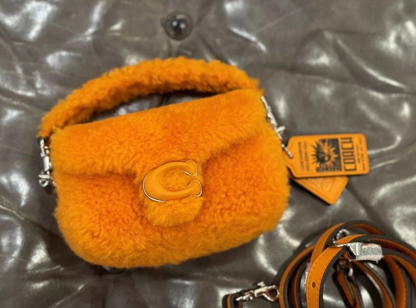 Bandolera/hombro Coach The Lil Nas X Drop Tabby 12 en piel de oveja y cuero