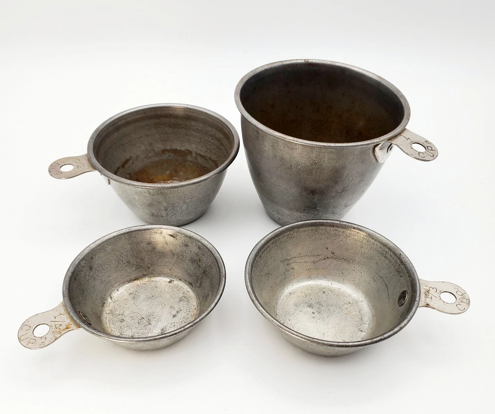 Vintage Measuring Cups Sturdy Metal Cooking & Baking Set of 4 Silver Tone