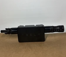 Tesla MCI-2 PV Rapid Shutdown Mid Circuit Interrupter 1879359-15-B 1000V thumbnail 2