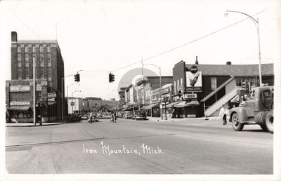 Street View Iron Mountain MI Michigan #2 RPPC Photo Postcard COPY