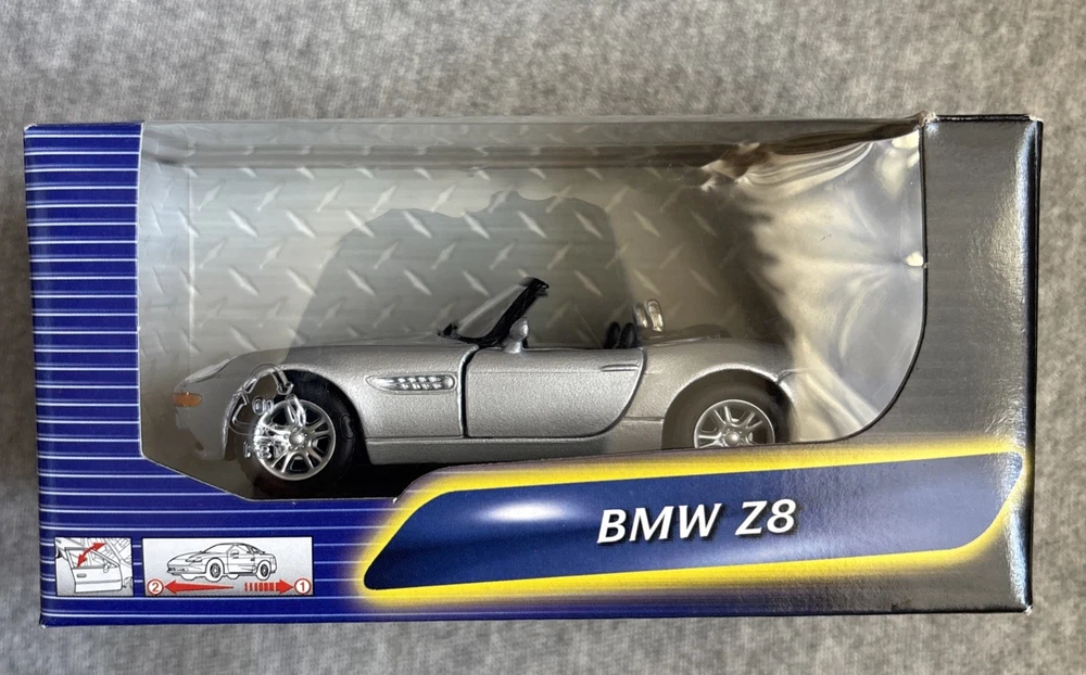 Maisto BMW Z 8, Metall Modell Collection, Ruckzugmotor, Neu